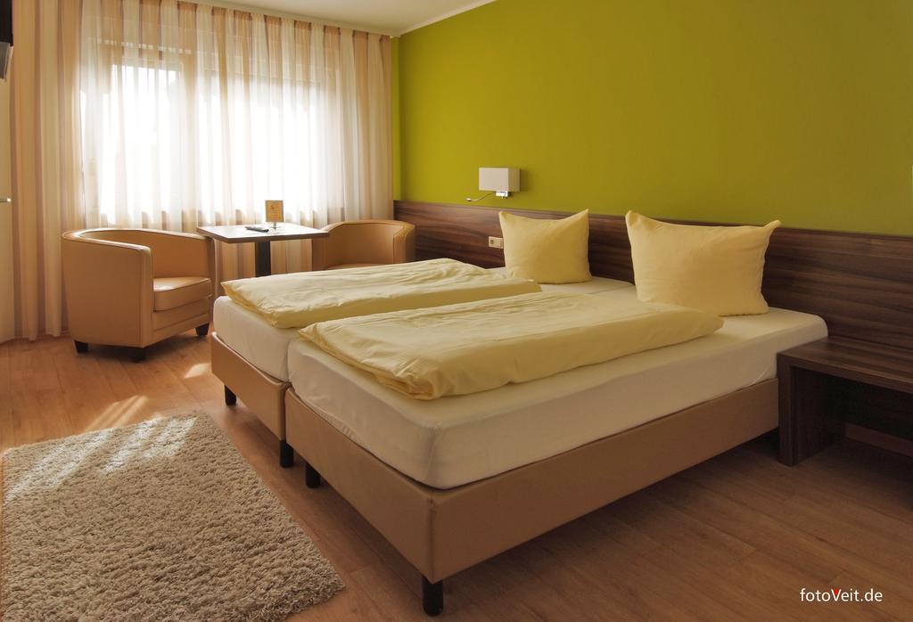 L' Angolo Ristorante & Hotel Gmbh Trier Szoba fotó