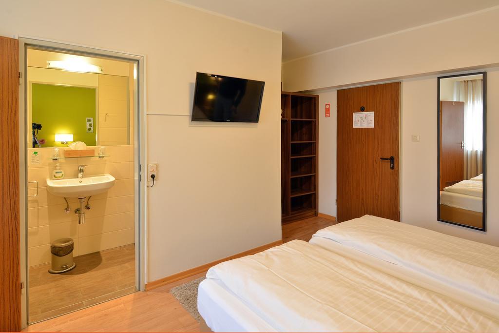 L' Angolo Ristorante & Hotel Gmbh Trier Kültér fotó